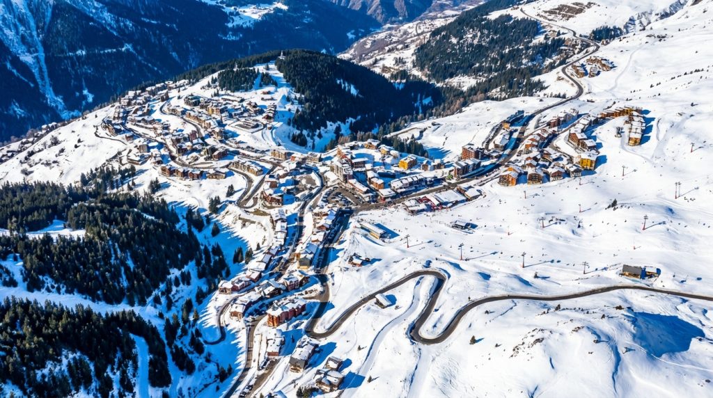 descoperă cele mai accesibile destinații montane ideale pentru pasionații de schi, cu peisaje spectaculoase și pârtii perfecte pentru toate nivelurile.